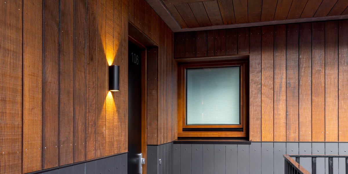 VOC-kade-Amsterdam-01